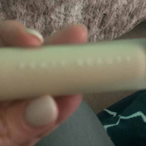 Fenty Beauty foundation - Picture 2 of 2